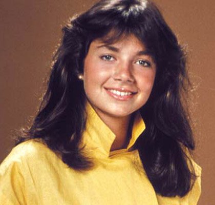 Justine Bateman back in the Fam...